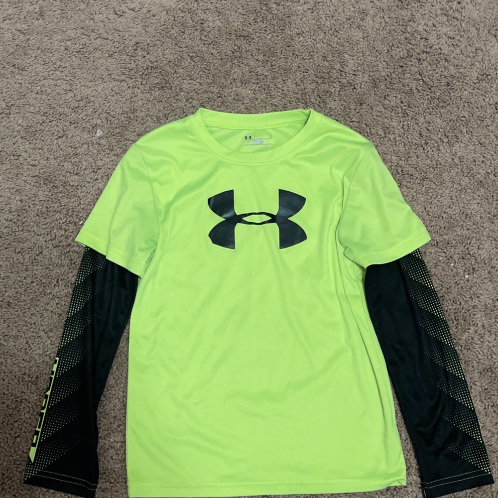 Size youth small under armor long sleeve shirts